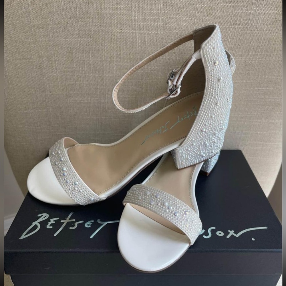 Betsey Johnson Mari Pearl Heel